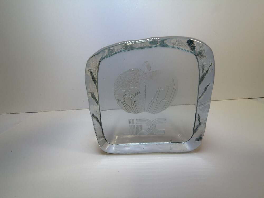 Vintage Vandermark 1984 Signed Art‎ Glass Paperweight Ice Block IDC Apple 2.8lb